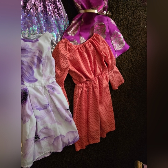 Assorted Girls' Dresses Collection - Picture 5 of 9